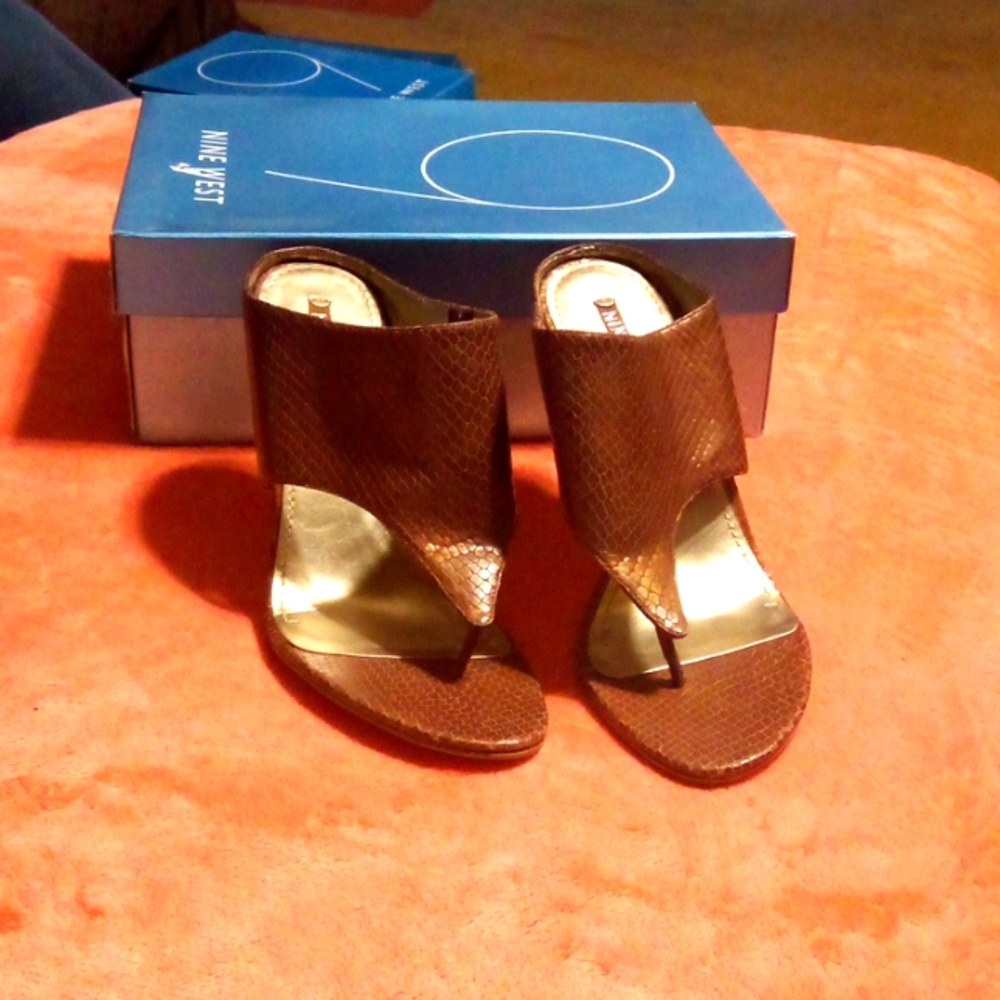 Women Shoes/New in Box